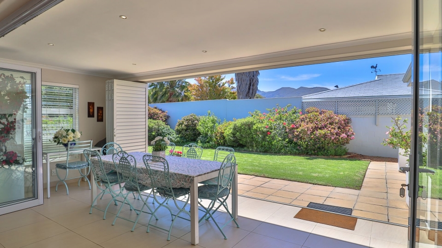 3 Bedroom Property for Sale in Lake Michelle Western Cape